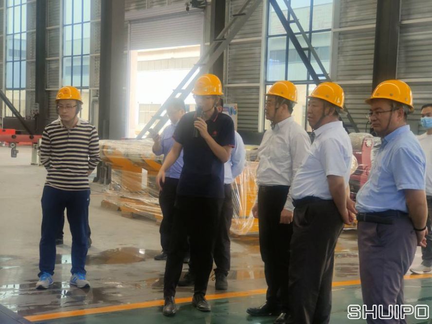山東省科學院激光研究所所長賈中青、山東省機械設計研究院院長林江海帶領激光、高端裝備領域專家一行9人到水泊焊割實地調研2